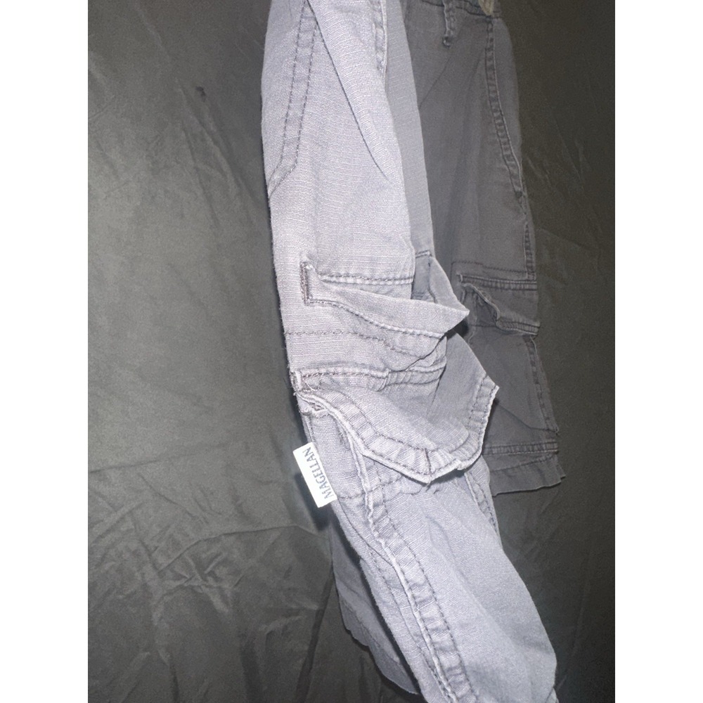 Magellan Outdoors Men's Cargo Shorts Size 36W Gray Cotton Casual Outdoor Utility - Picture 5 of 5